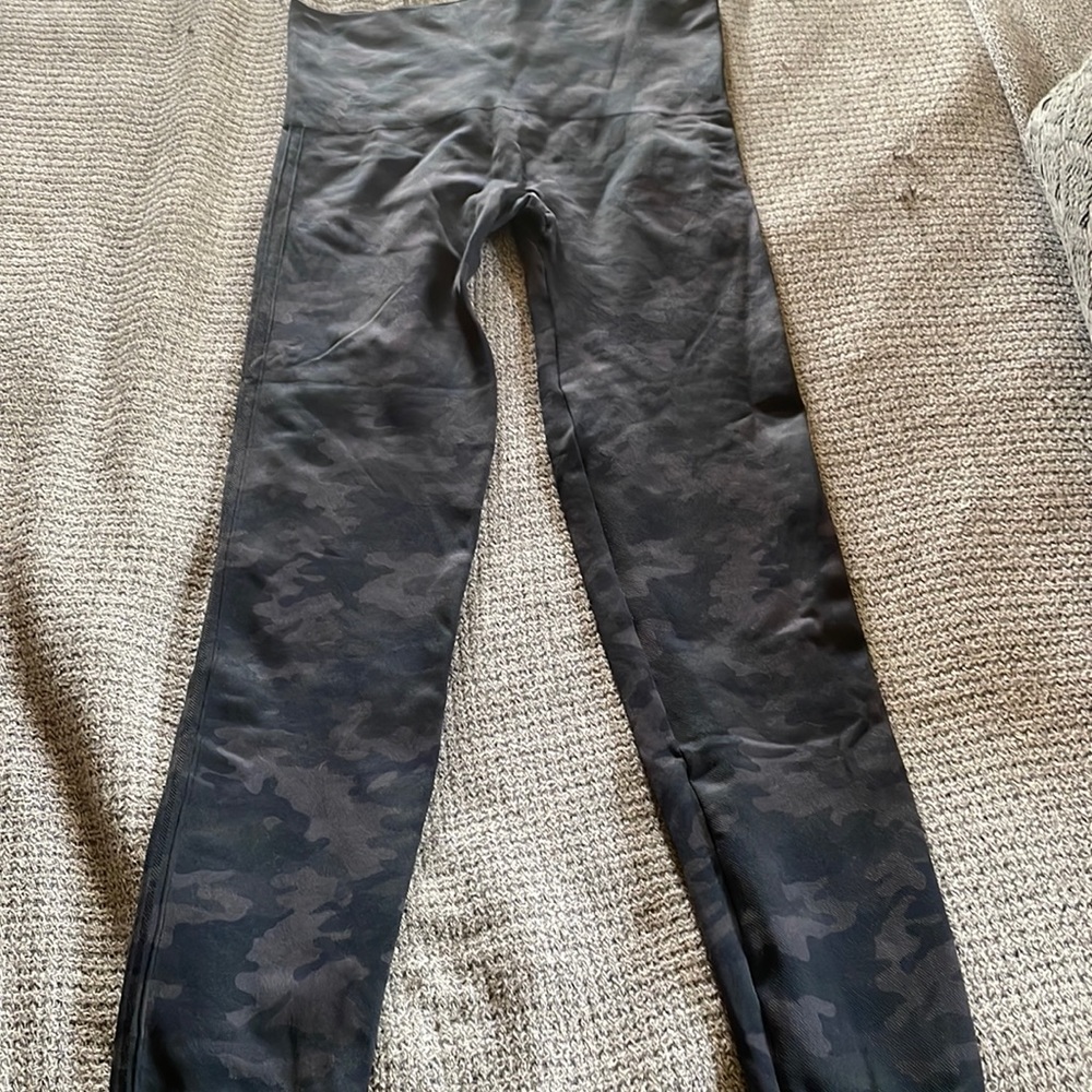 Spanx Camo legging